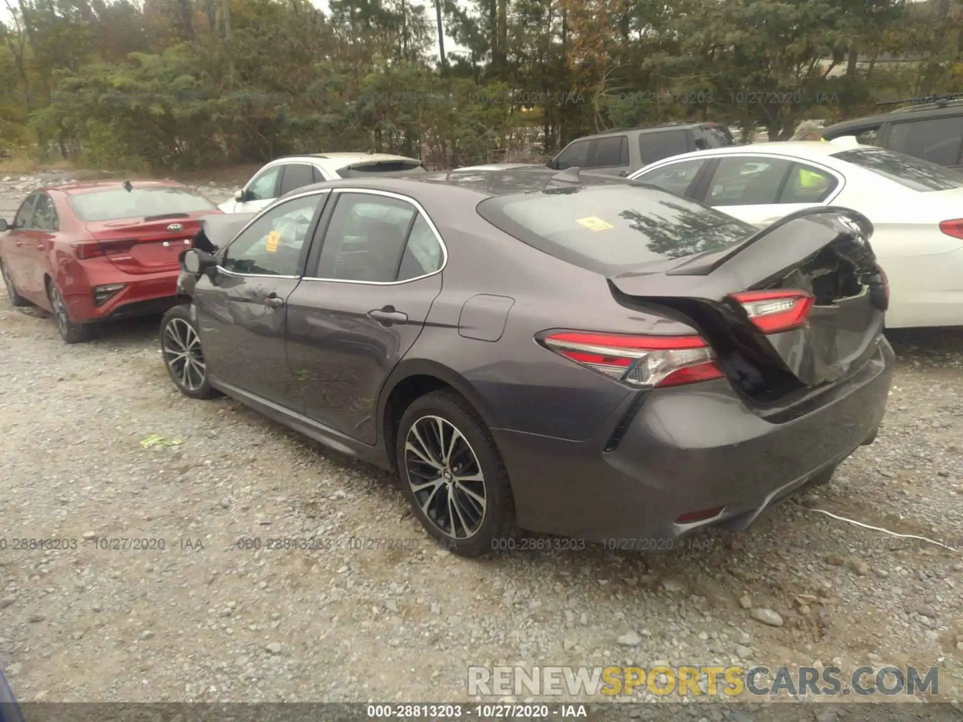 3 Photograph of a damaged car 4T1B11HK5KU162585 TOYOTA CAMRY 2019