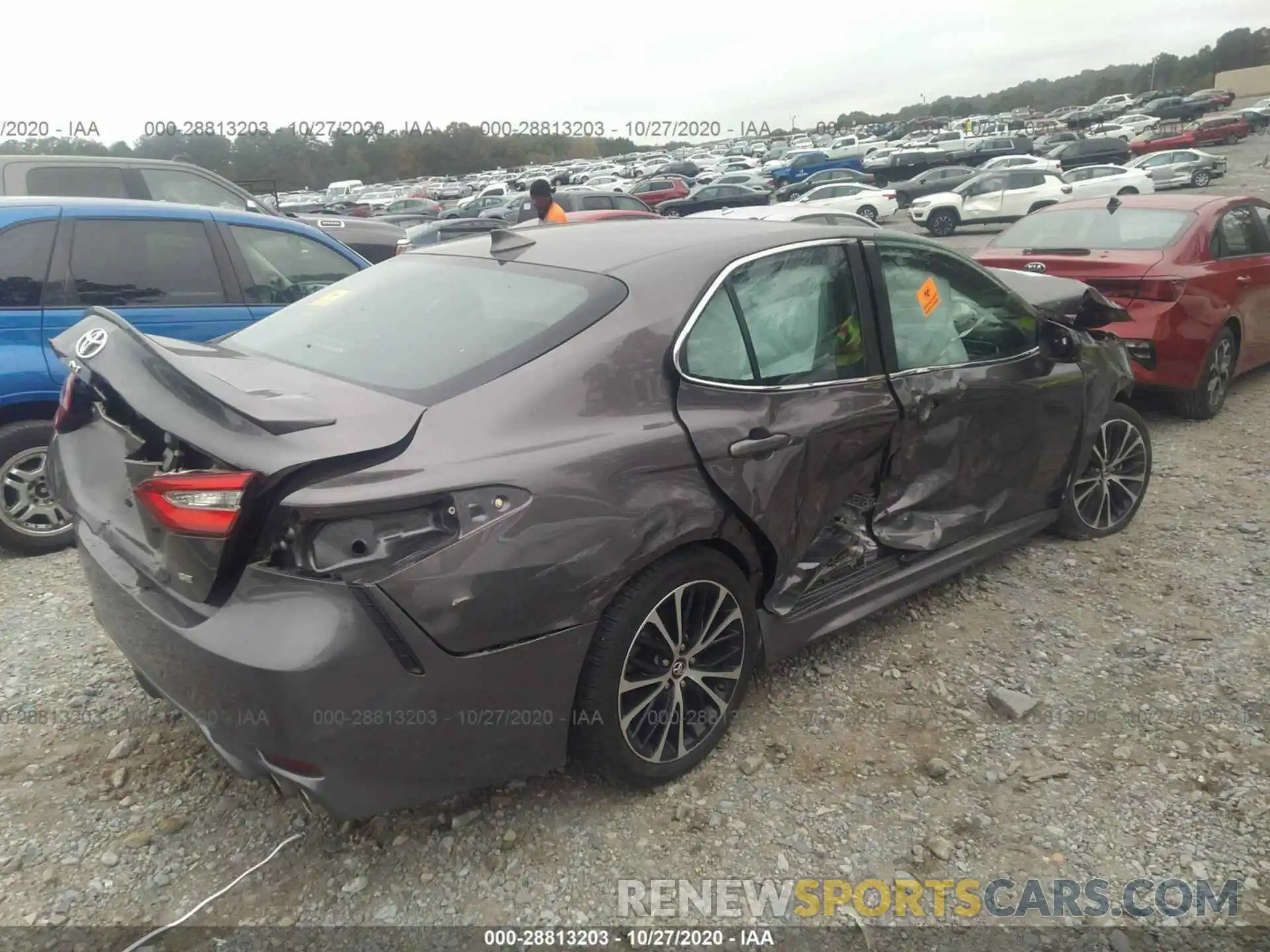 4 Photograph of a damaged car 4T1B11HK5KU162585 TOYOTA CAMRY 2019