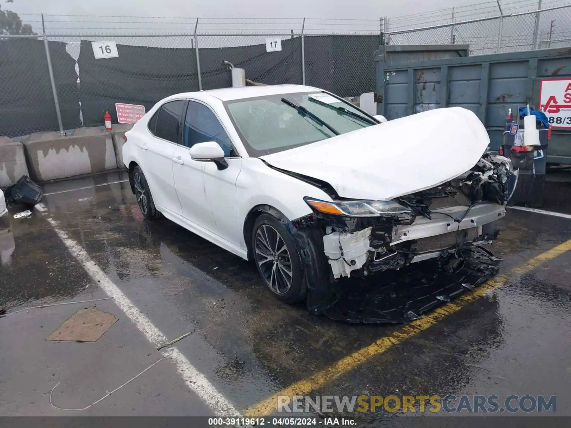 1 Photograph of a damaged car 4T1B11HK5KU162795 TOYOTA CAMRY 2019