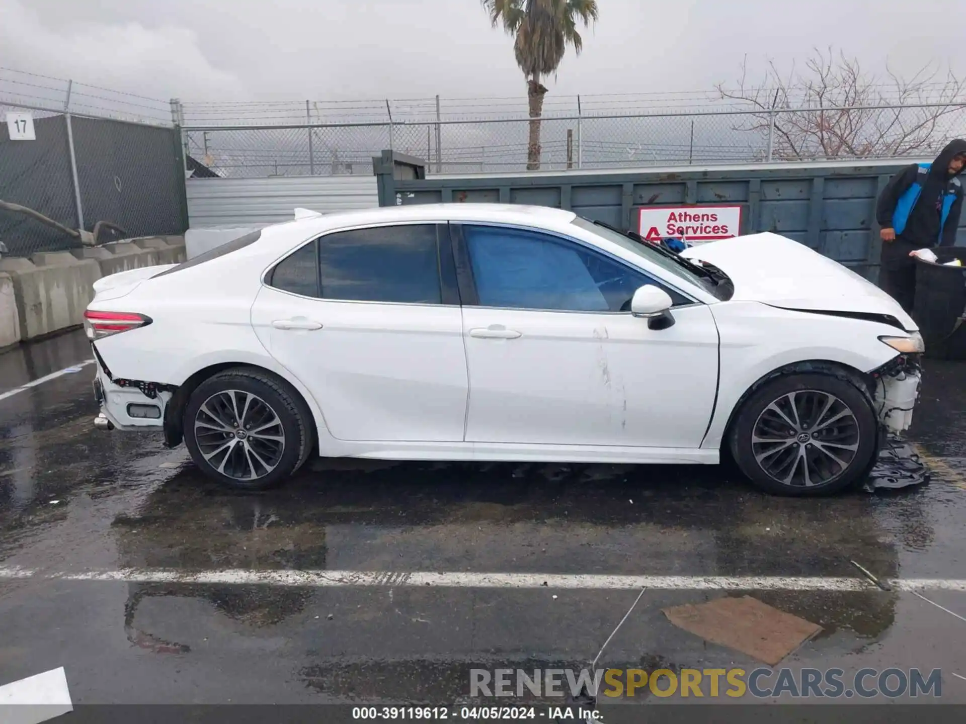 13 Photograph of a damaged car 4T1B11HK5KU162795 TOYOTA CAMRY 2019