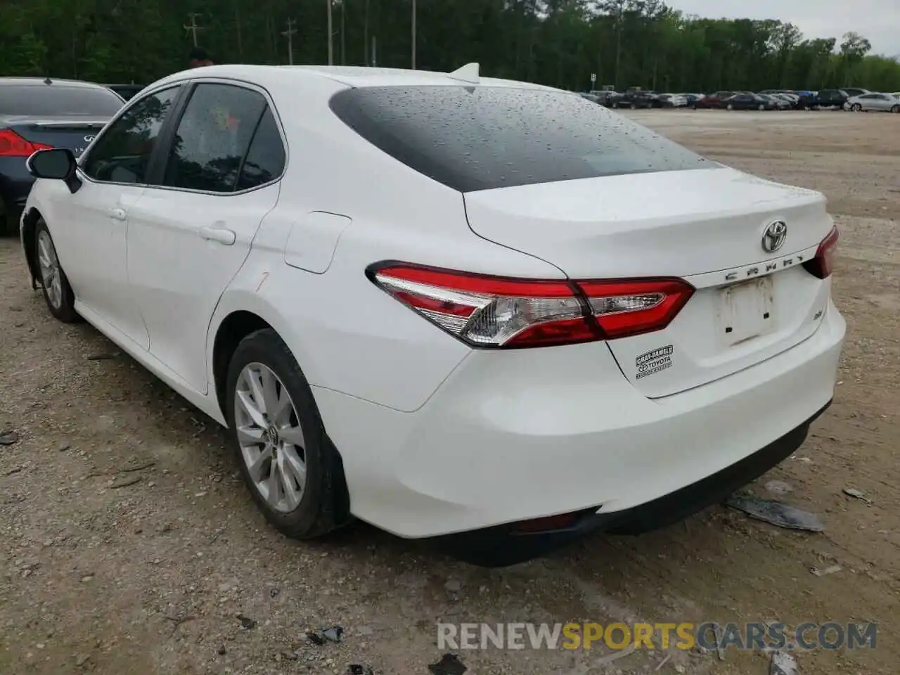 3 Photograph of a damaged car 4T1B11HK5KU163123 TOYOTA CAMRY 2019