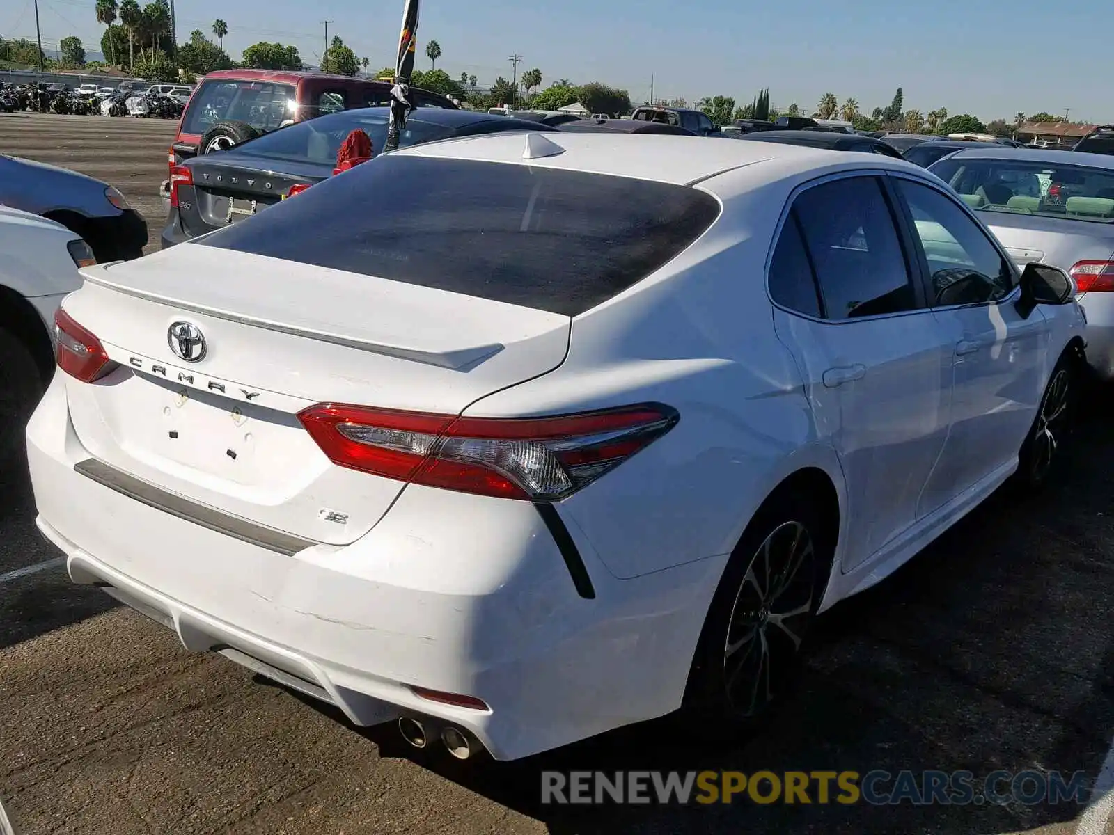 4 Photograph of a damaged car 4T1B11HK5KU164367 TOYOTA CAMRY 2019