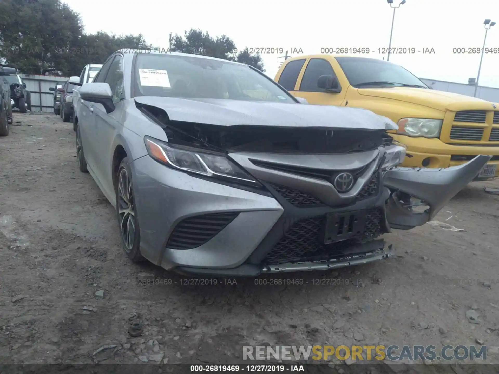 1 Photograph of a damaged car 4T1B11HK5KU165003 TOYOTA CAMRY 2019