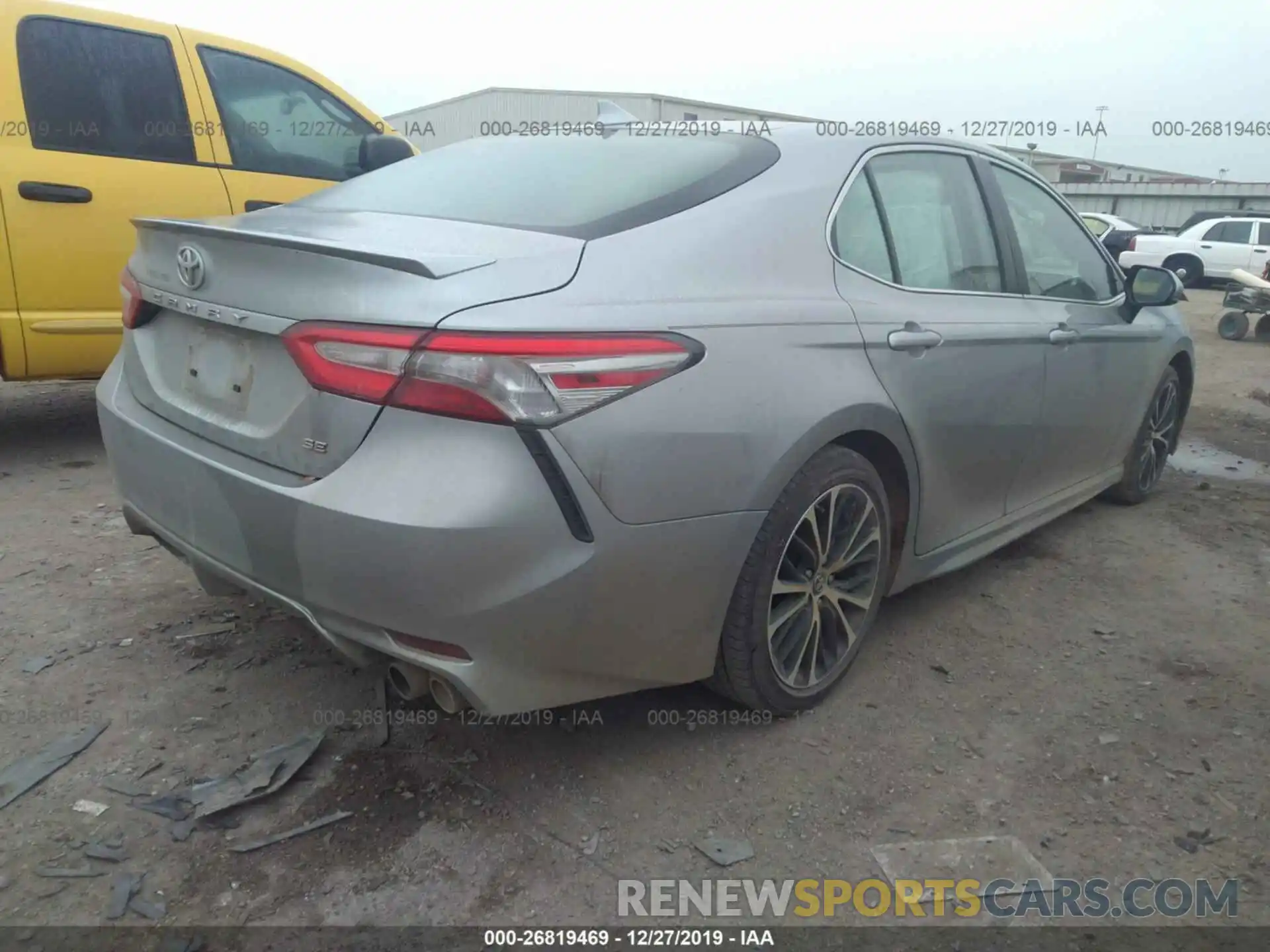 4 Фотография поврежденного автомобиля 4T1B11HK5KU165003 TOYOTA CAMRY 2019