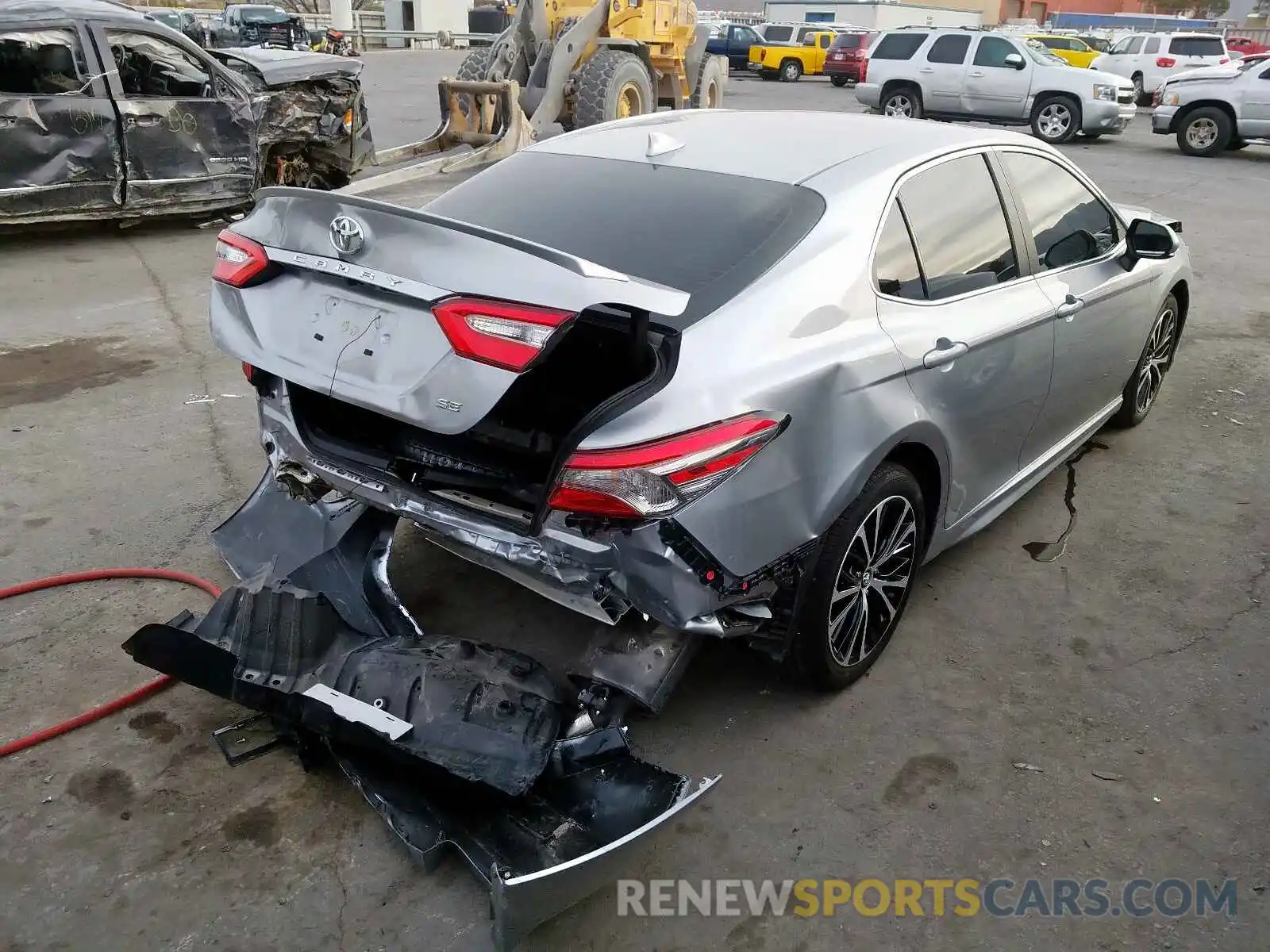 4 Фотография поврежденного автомобиля 4T1B11HK5KU165082 TOYOTA CAMRY 2019