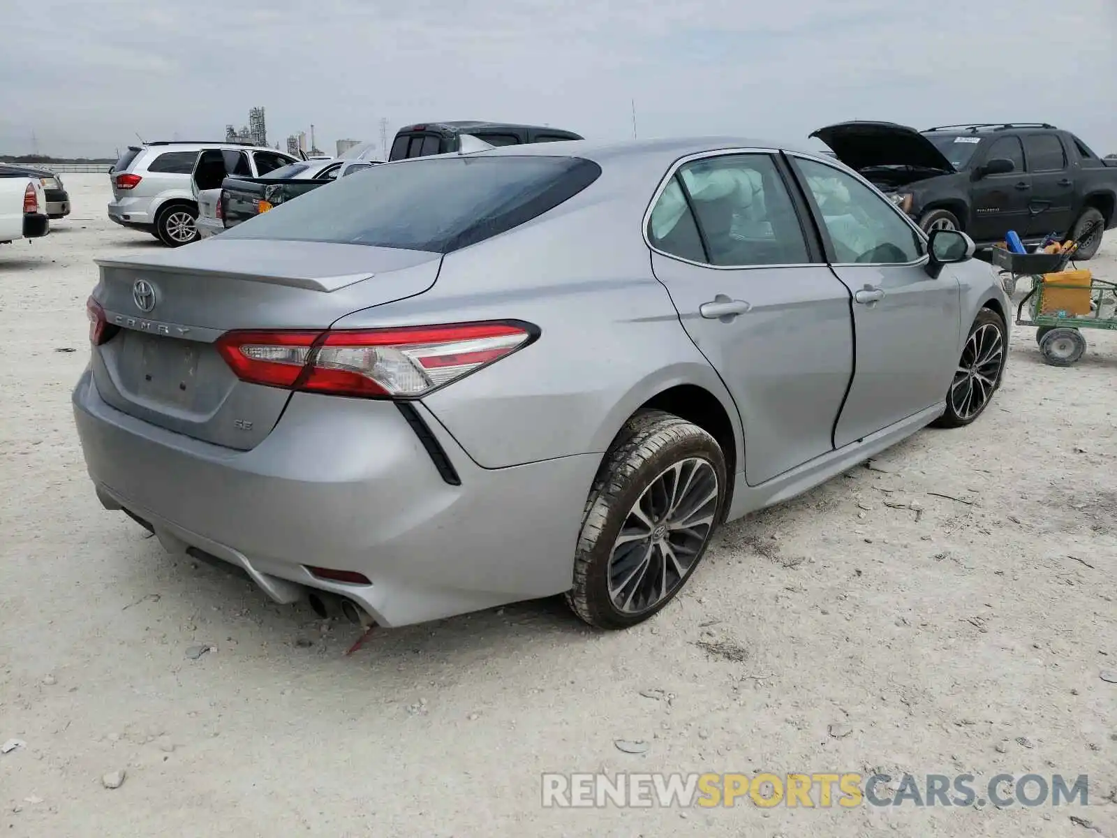 4 Photograph of a damaged car 4T1B11HK5KU168273 TOYOTA CAMRY 2019