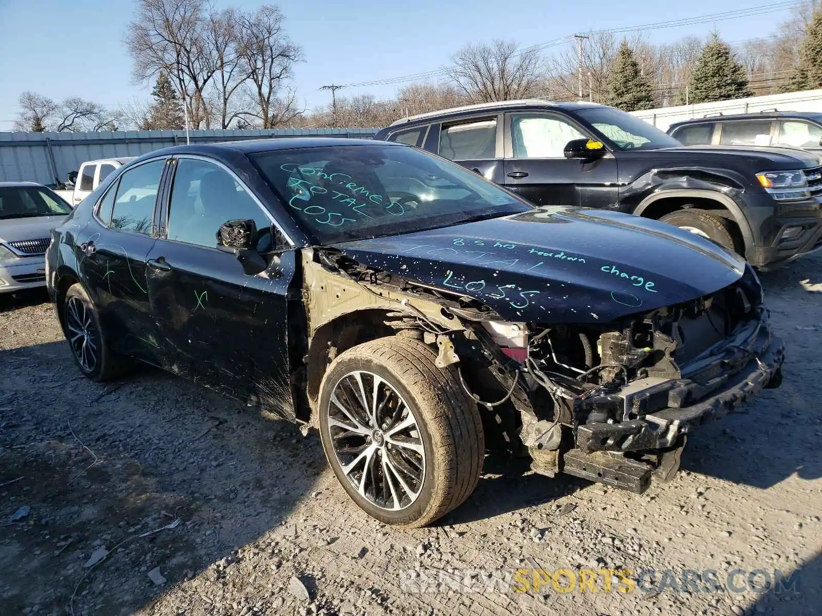 1 Photograph of a damaged car 4T1B11HK5KU171075 TOYOTA CAMRY 2019