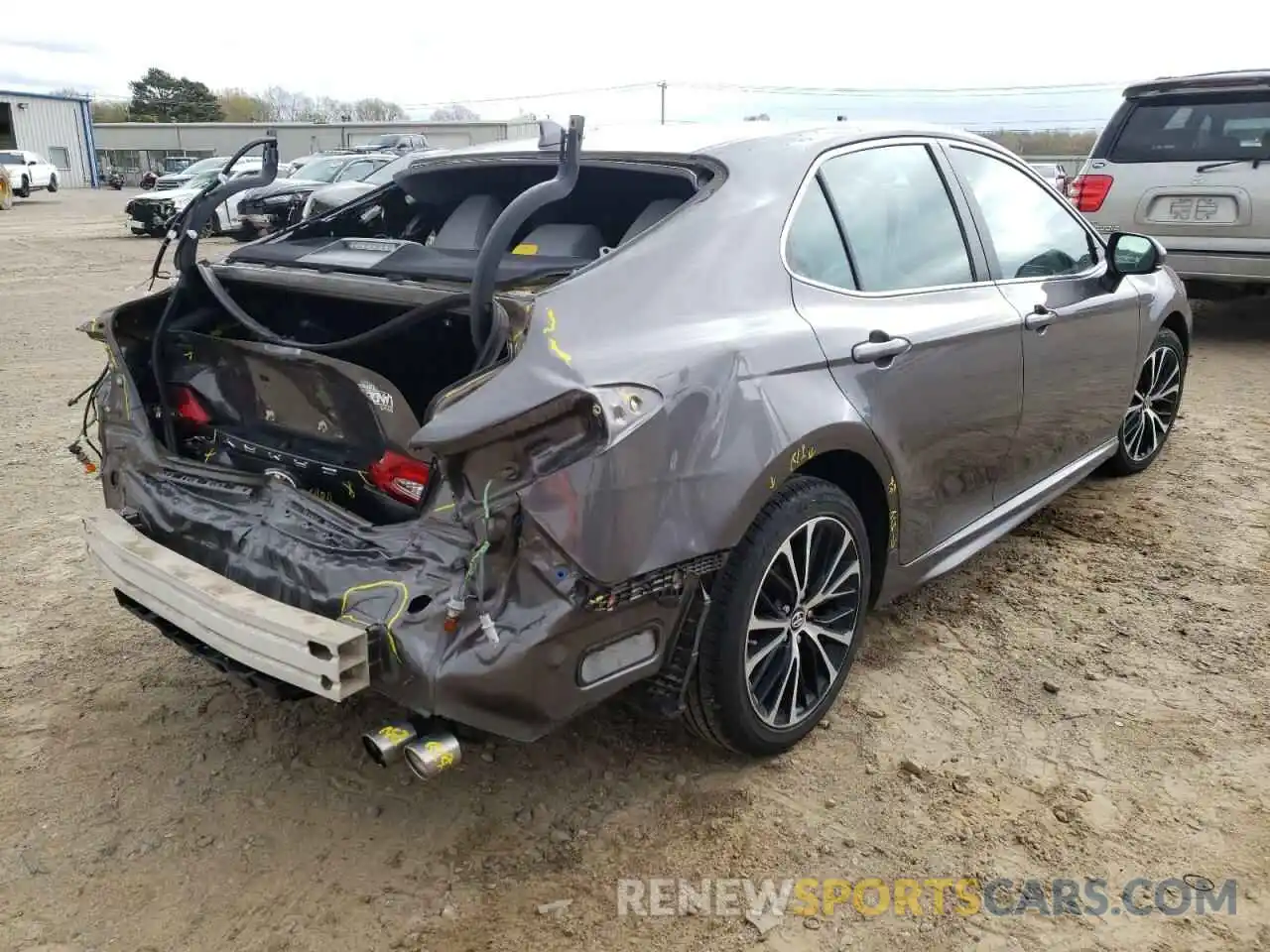 4 Photograph of a damaged car 4T1B11HK5KU172775 TOYOTA CAMRY 2019