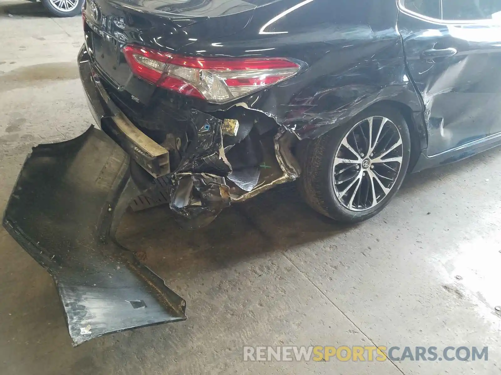 9 Photograph of a damaged car 4T1B11HK5KU176826 TOYOTA CAMRY 2019