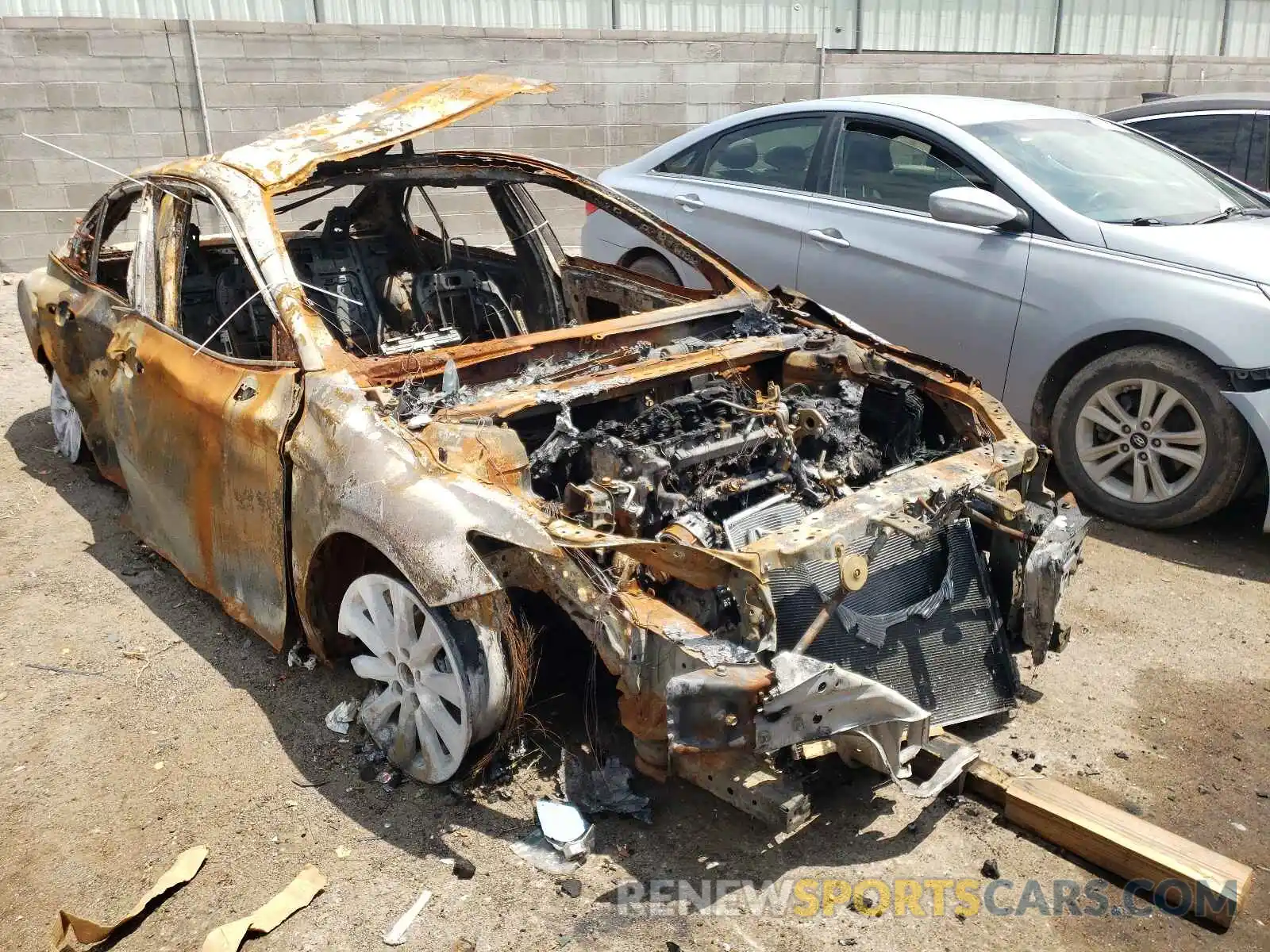 9 Photograph of a damaged car 4T1B11HK5KU177376 TOYOTA CAMRY 2019