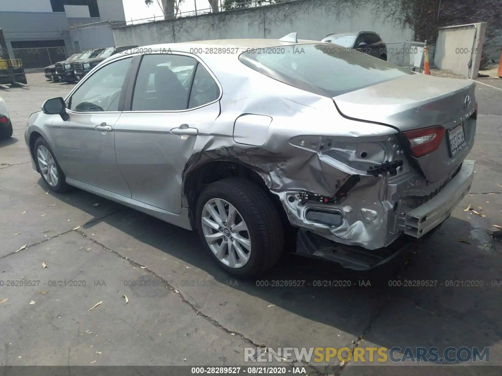 3 Фотография поврежденного автомобиля 4T1B11HK5KU179399 TOYOTA CAMRY 2019