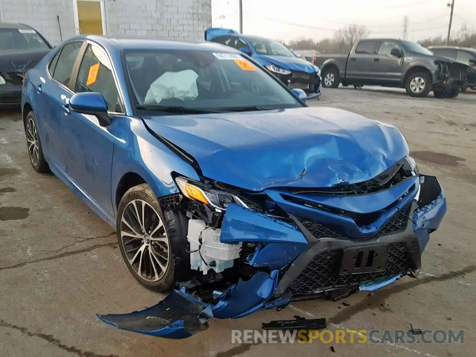 1 Photograph of a damaged car 4T1B11HK5KU180570 TOYOTA CAMRY 2019