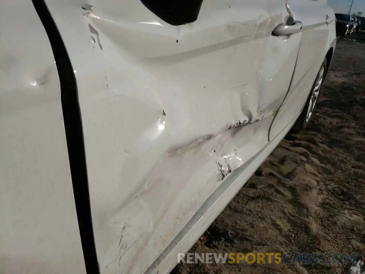 9 Photograph of a damaged car 4T1B11HK5KU180746 TOYOTA CAMRY 2019