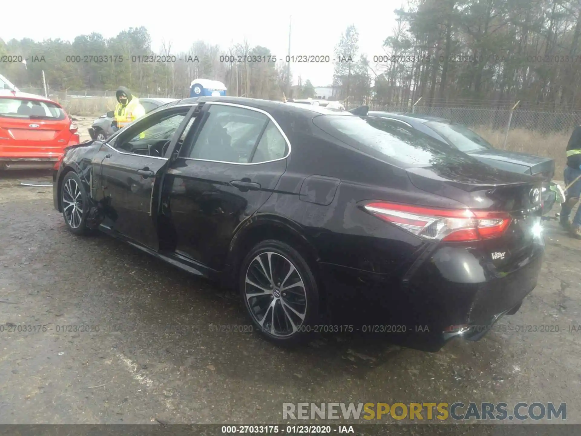 3 Photograph of a damaged car 4T1B11HK5KU180827 TOYOTA CAMRY 2019