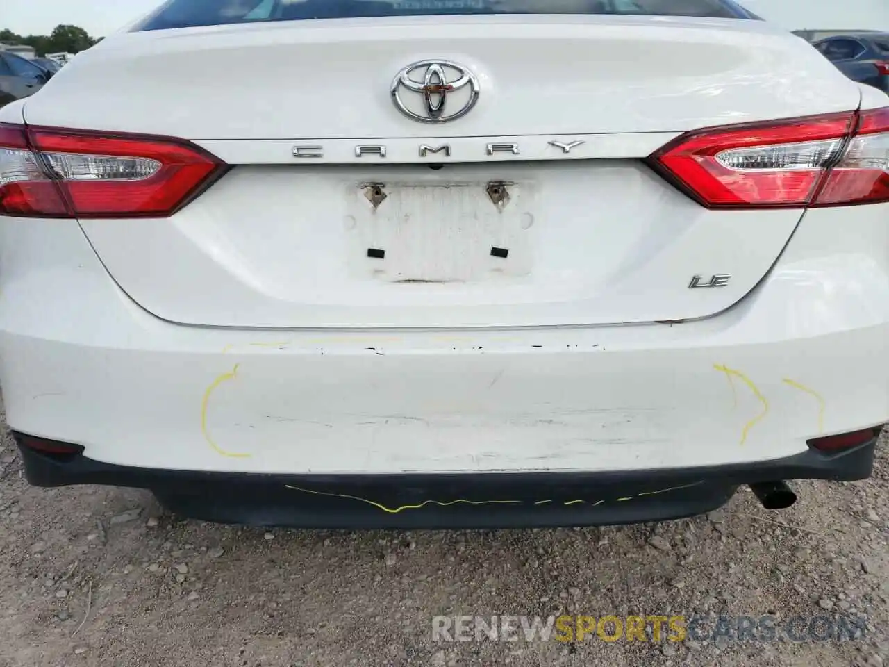 9 Photograph of a damaged car 4T1B11HK5KU182366 TOYOTA CAMRY 2019