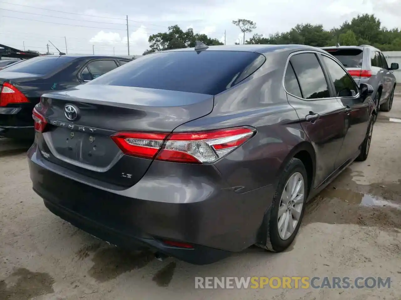 4 Photograph of a damaged car 4T1B11HK5KU184134 TOYOTA CAMRY 2019