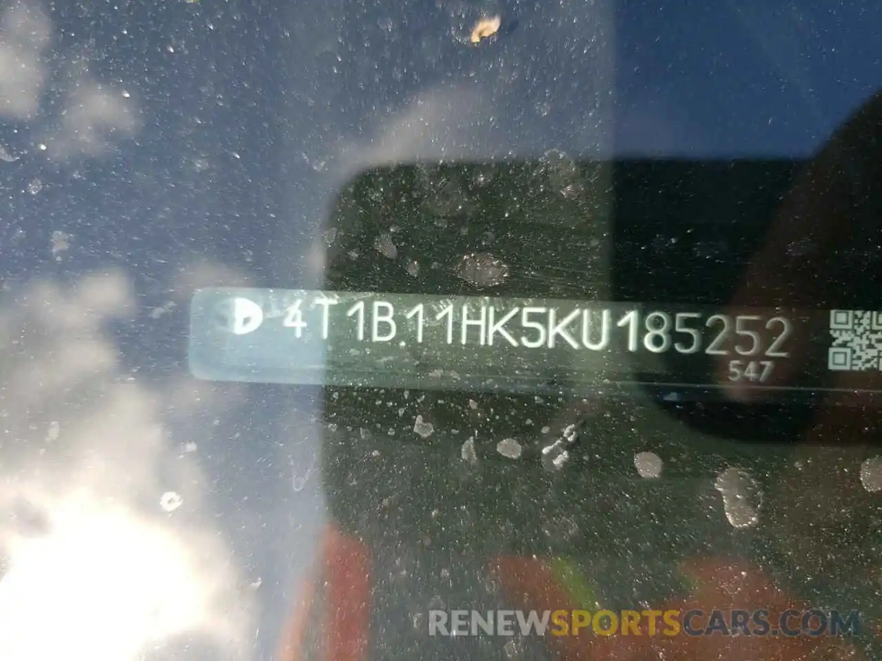 10 Photograph of a damaged car 4T1B11HK5KU185252 TOYOTA CAMRY 2019