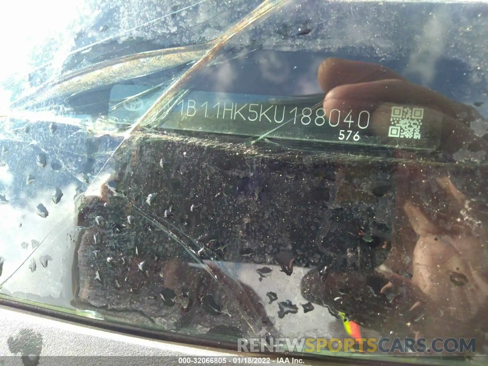 9 Photograph of a damaged car 4T1B11HK5KU188040 TOYOTA CAMRY 2019