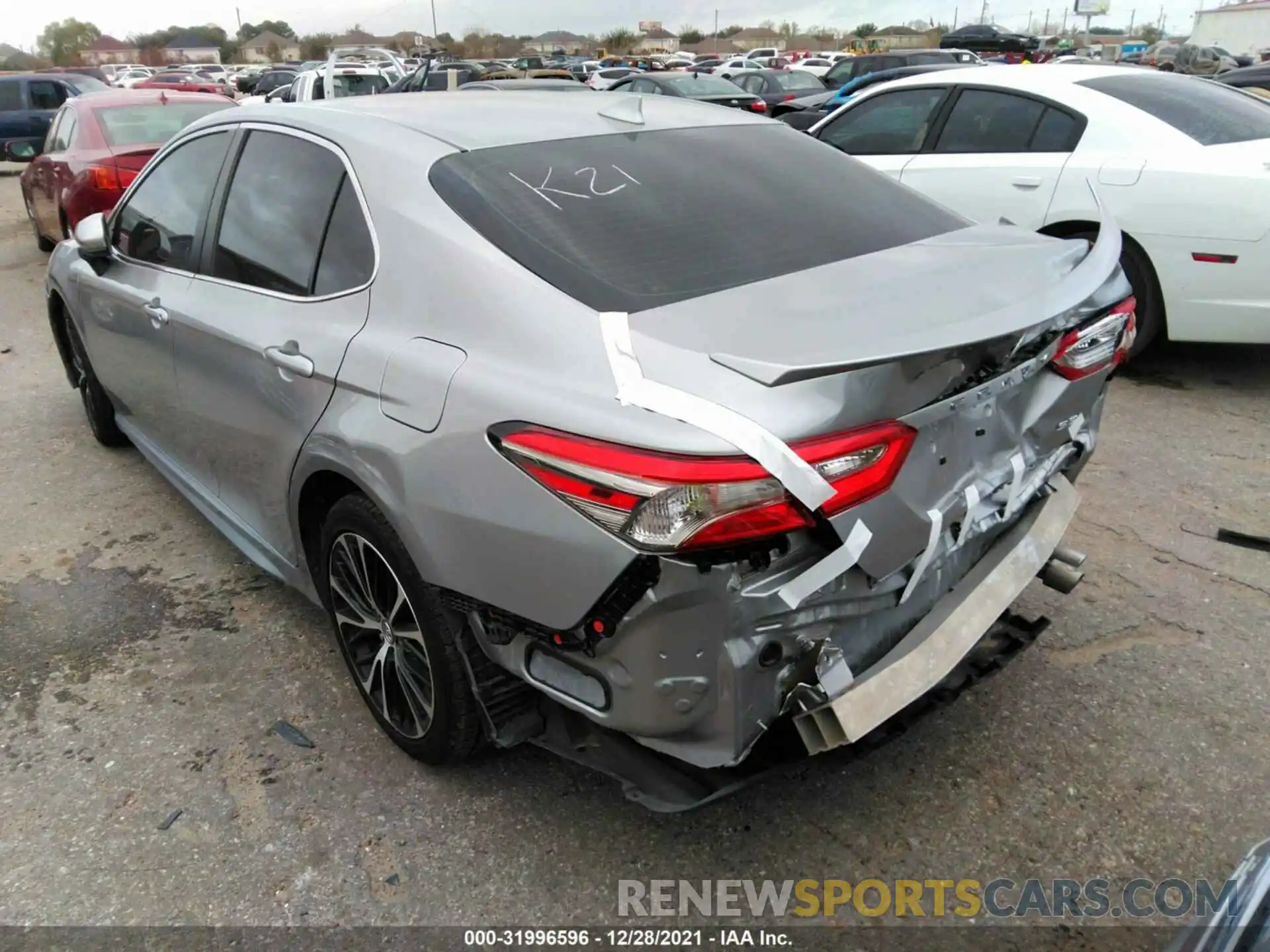 3 Photograph of a damaged car 4T1B11HK5KU188328 TOYOTA CAMRY 2019