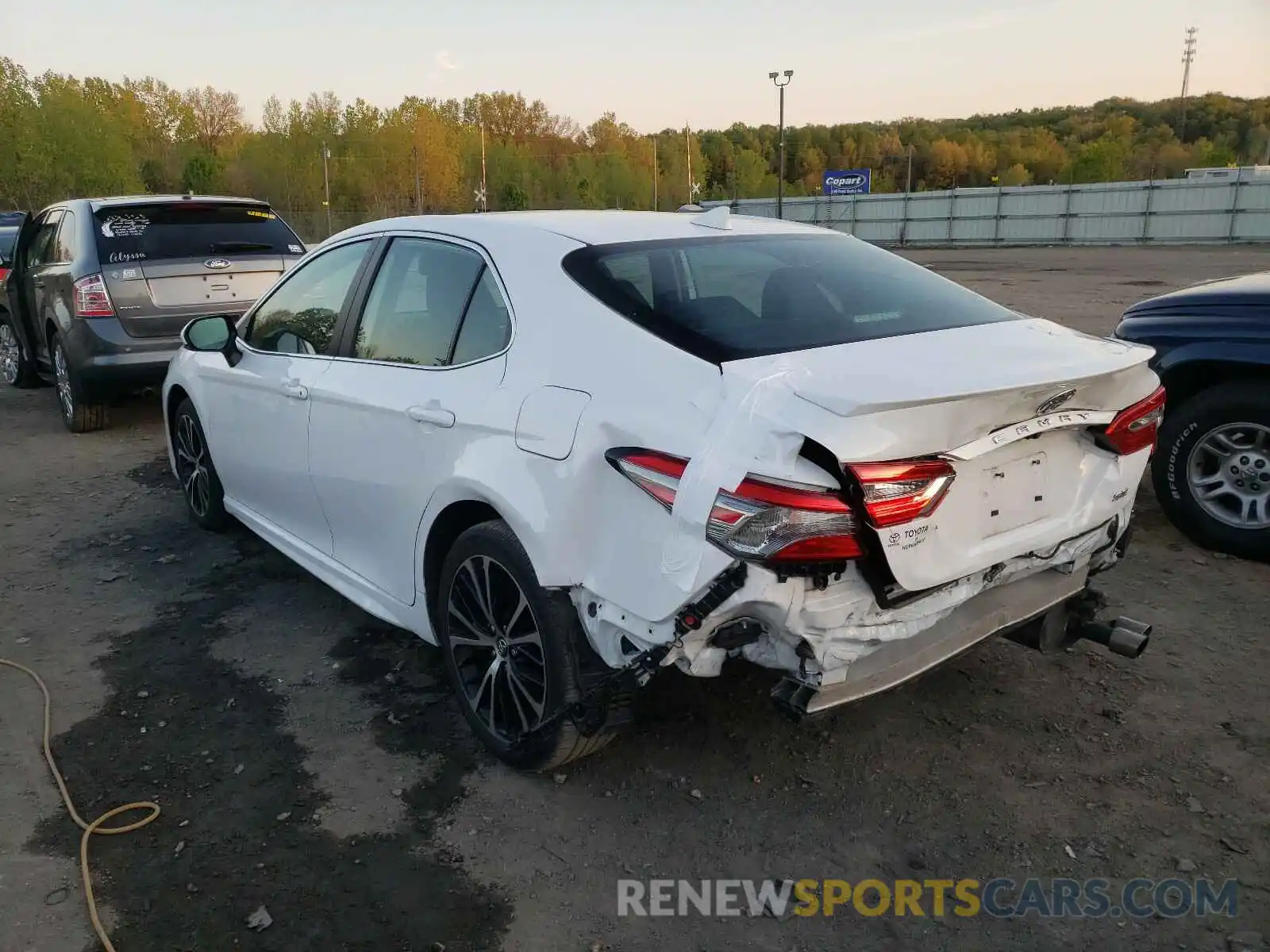 3 Photograph of a damaged car 4T1B11HK5KU188670 TOYOTA CAMRY 2019