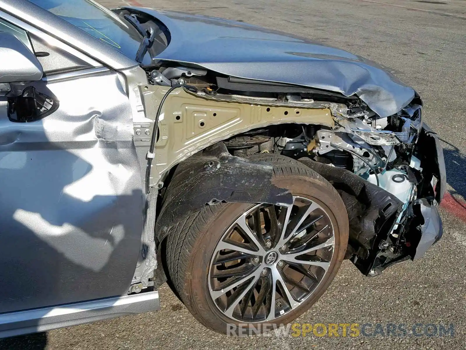 9 Photograph of a damaged car 4T1B11HK5KU189138 TOYOTA CAMRY 2019