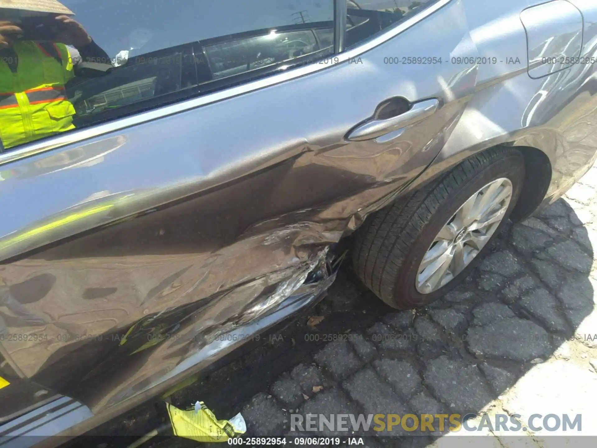 6 Photograph of a damaged car 4T1B11HK5KU189267 TOYOTA CAMRY 2019