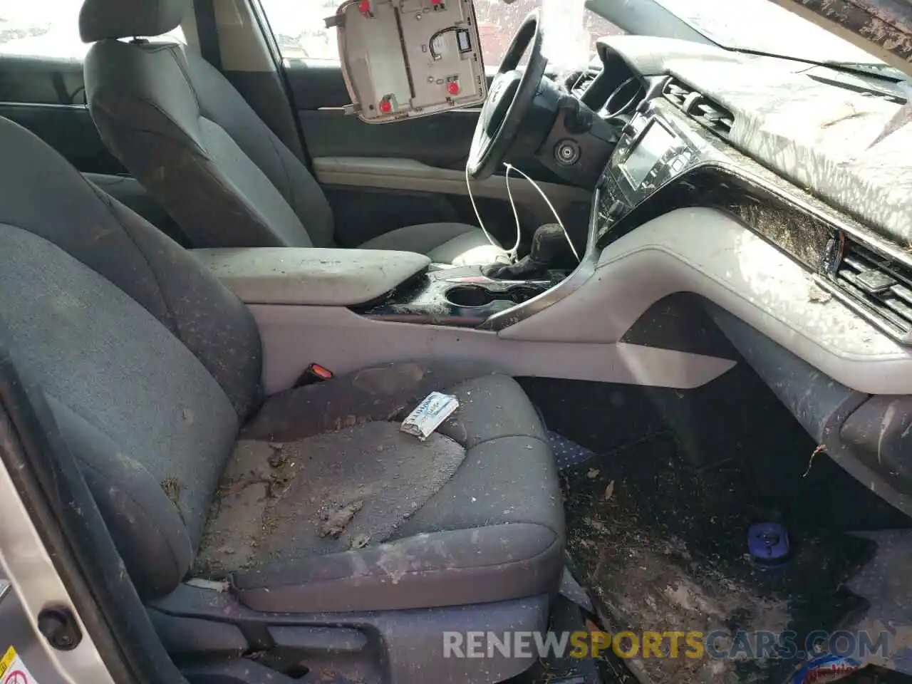 5 Photograph of a damaged car 4T1B11HK5KU189415 TOYOTA CAMRY 2019