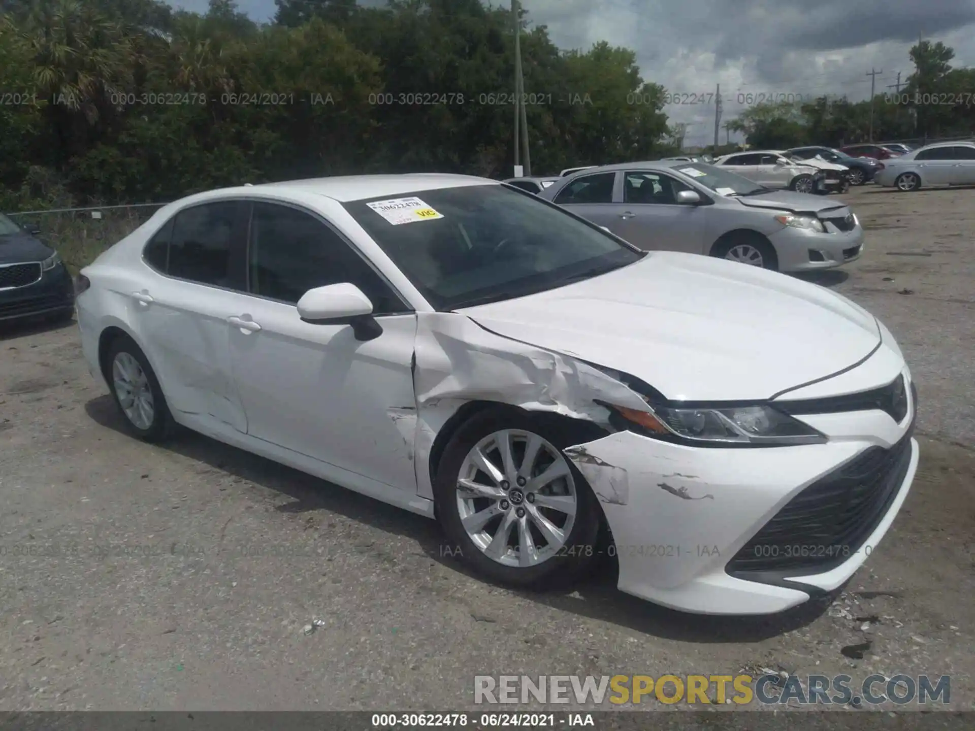 1 Photograph of a damaged car 4T1B11HK5KU189530 TOYOTA CAMRY 2019