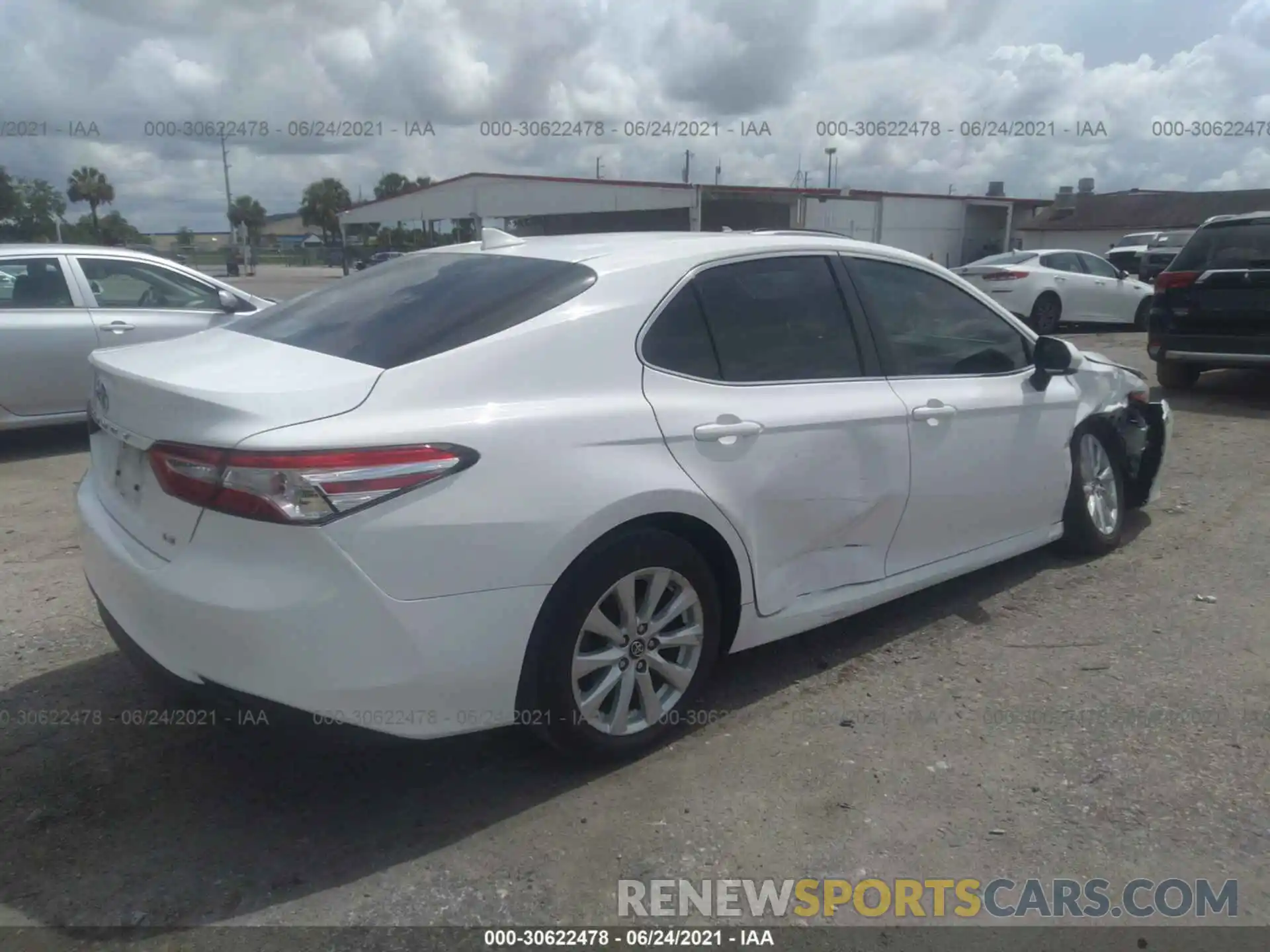 4 Photograph of a damaged car 4T1B11HK5KU189530 TOYOTA CAMRY 2019