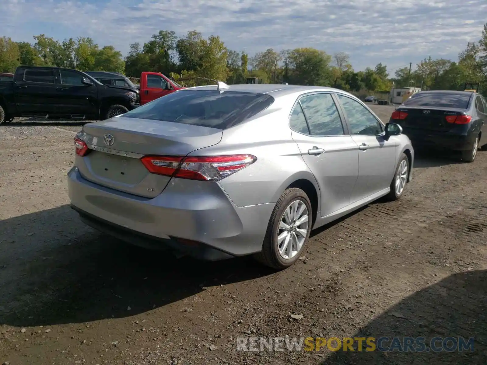 4 Фотография поврежденного автомобиля 4T1B11HK5KU189558 TOYOTA CAMRY 2019