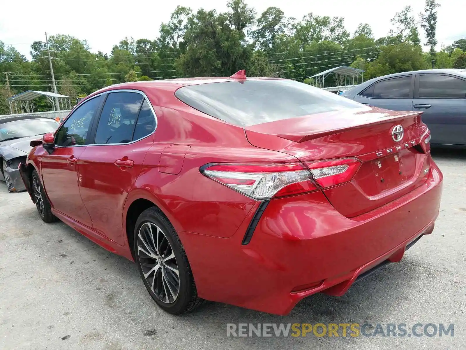 3 Photograph of a damaged car 4T1B11HK5KU189561 TOYOTA CAMRY 2019