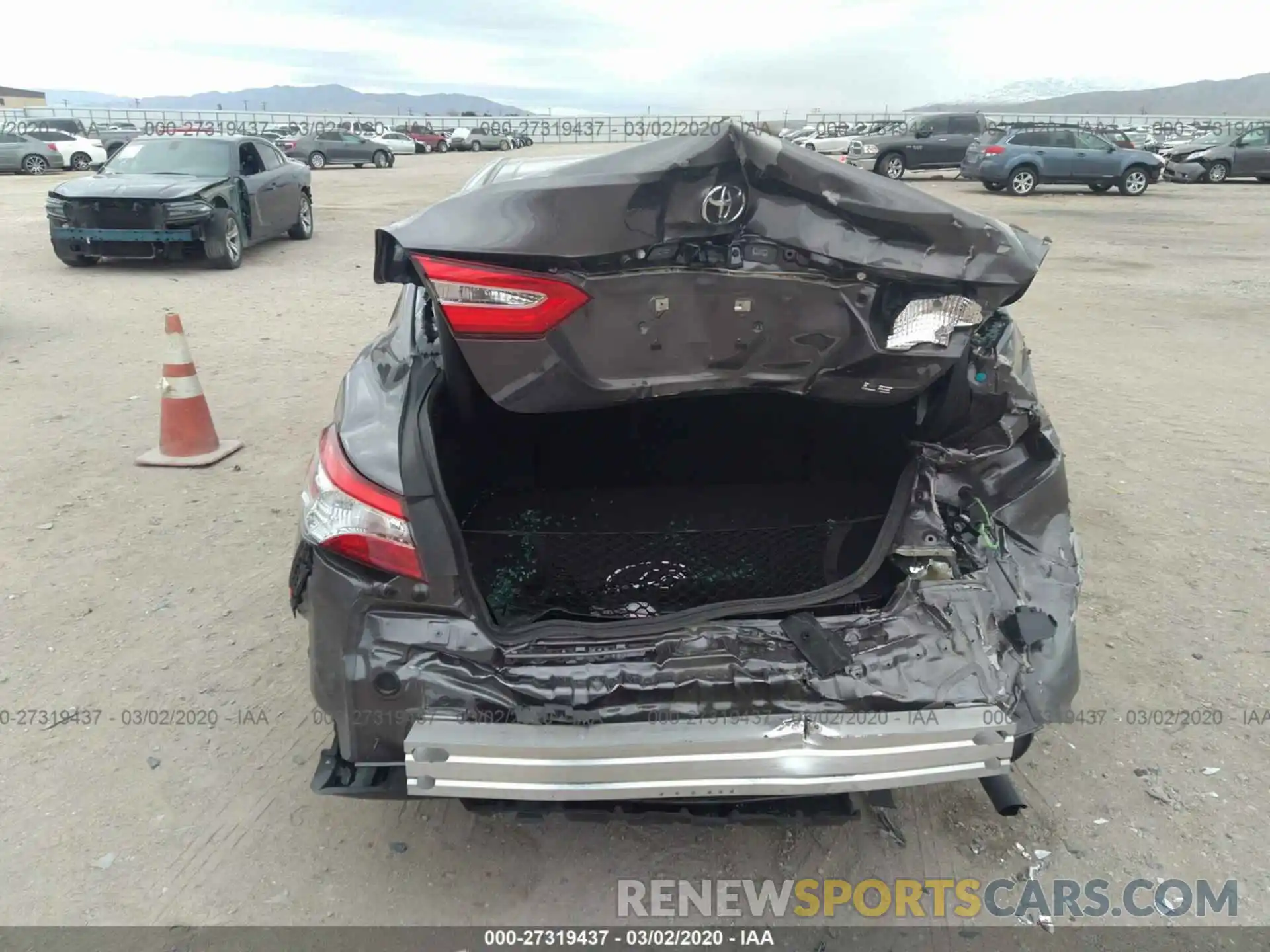 6 Photograph of a damaged car 4T1B11HK5KU192587 TOYOTA CAMRY 2019