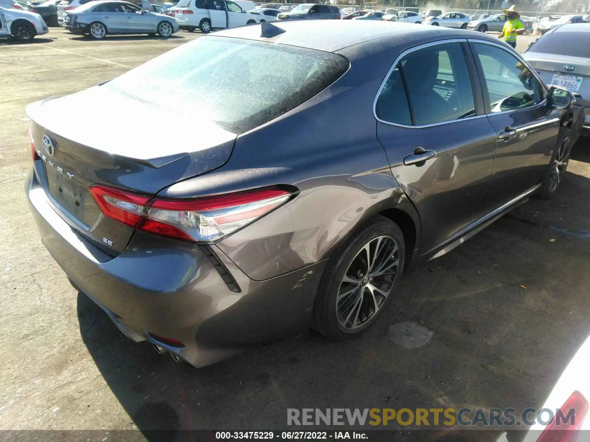 4 Photograph of a damaged car 4T1B11HK5KU192623 TOYOTA CAMRY 2019