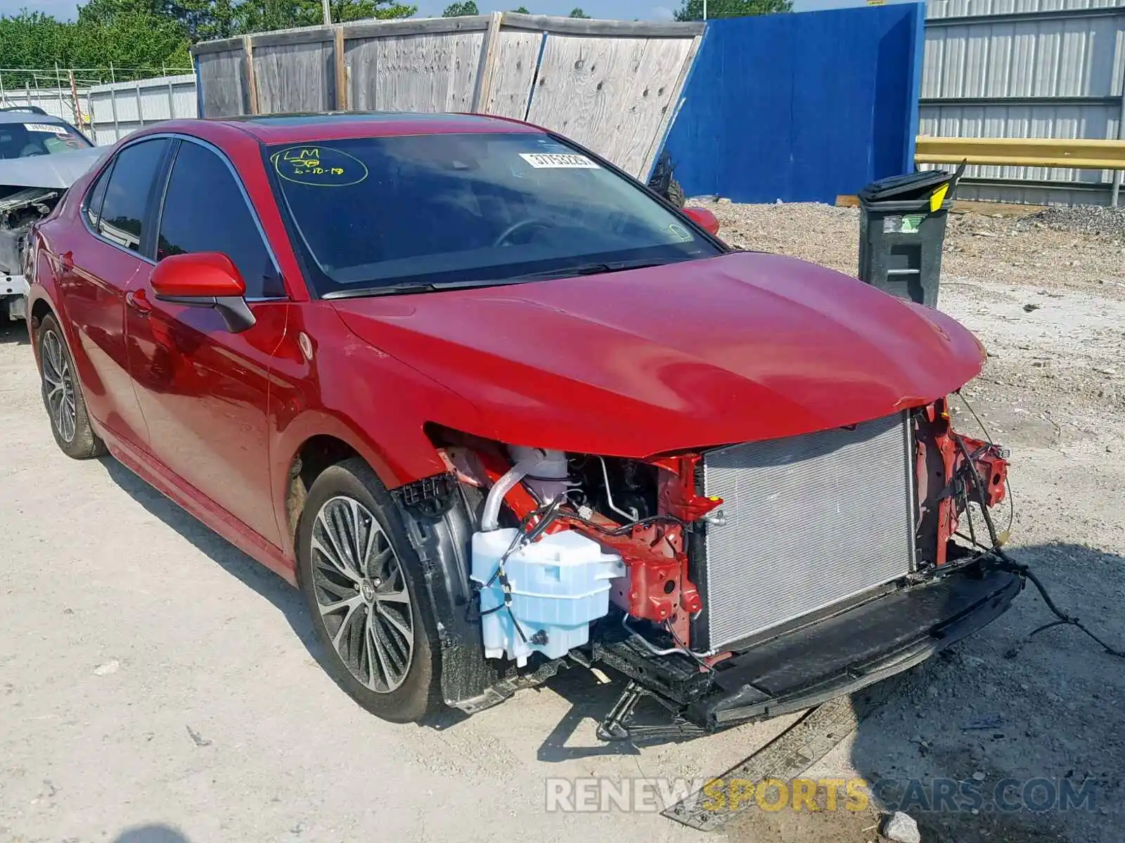 1 Photograph of a damaged car 4T1B11HK5KU194081 TOYOTA CAMRY 2019