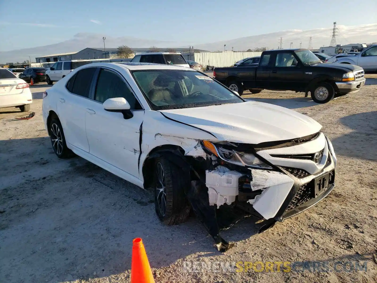 1 Photograph of a damaged car 4T1B11HK5KU194100 TOYOTA CAMRY 2019