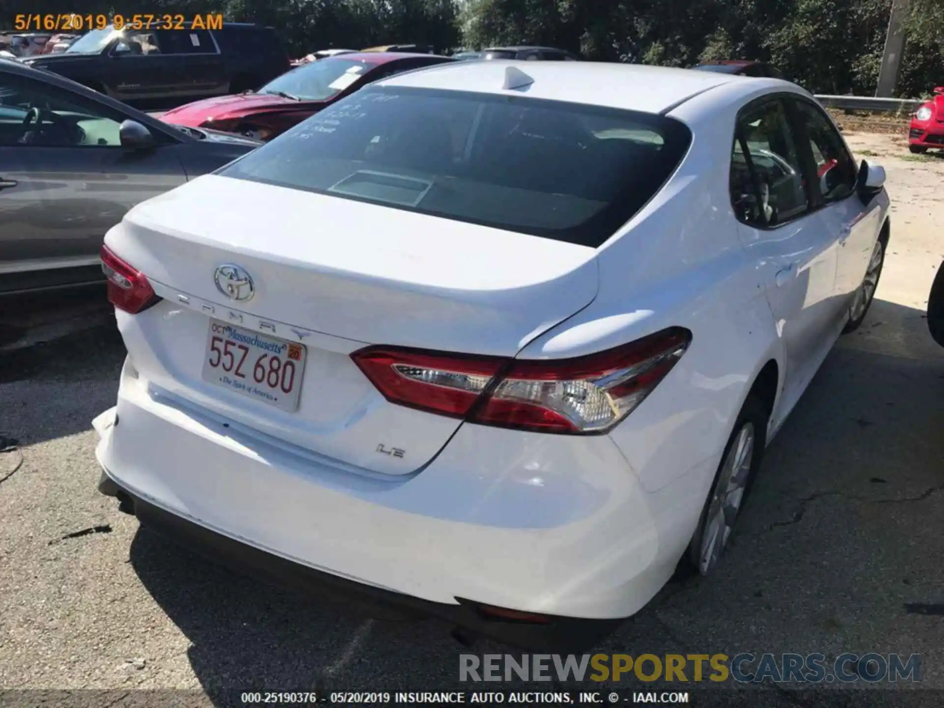 12 Photograph of a damaged car 4T1B11HK5KU195120 TOYOTA CAMRY 2019