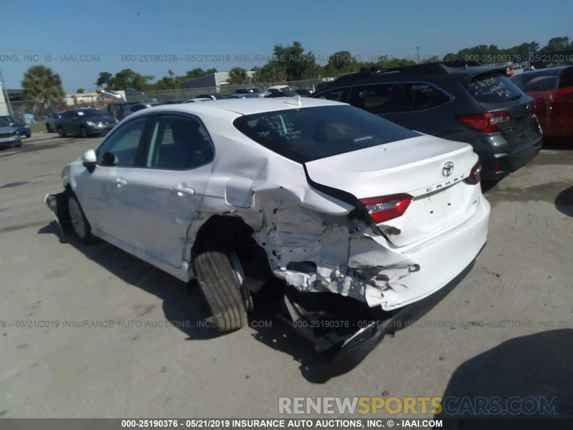 3 Photograph of a damaged car 4T1B11HK5KU195120 TOYOTA CAMRY 2019