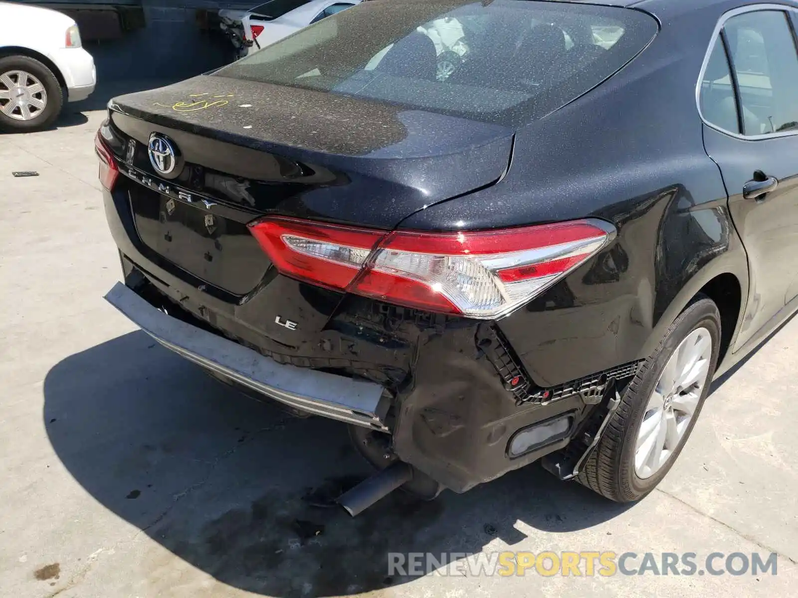 9 Photograph of a damaged car 4T1B11HK5KU195229 TOYOTA CAMRY 2019