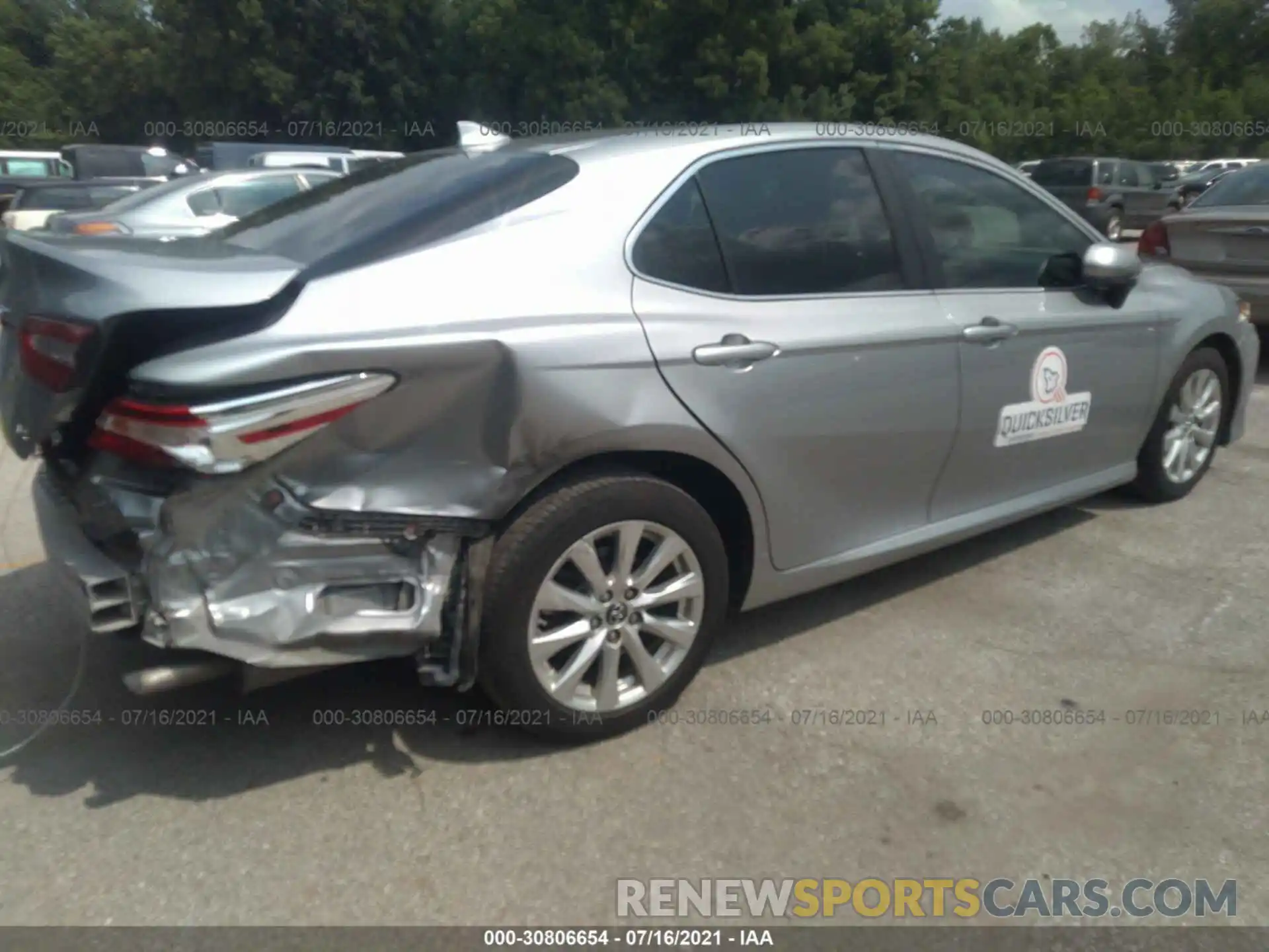 4 Photograph of a damaged car 4T1B11HK5KU195795 TOYOTA CAMRY 2019