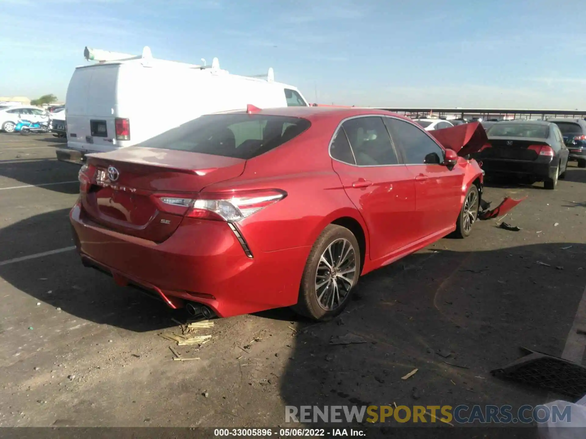 4 Photograph of a damaged car 4T1B11HK5KU197305 TOYOTA CAMRY 2019