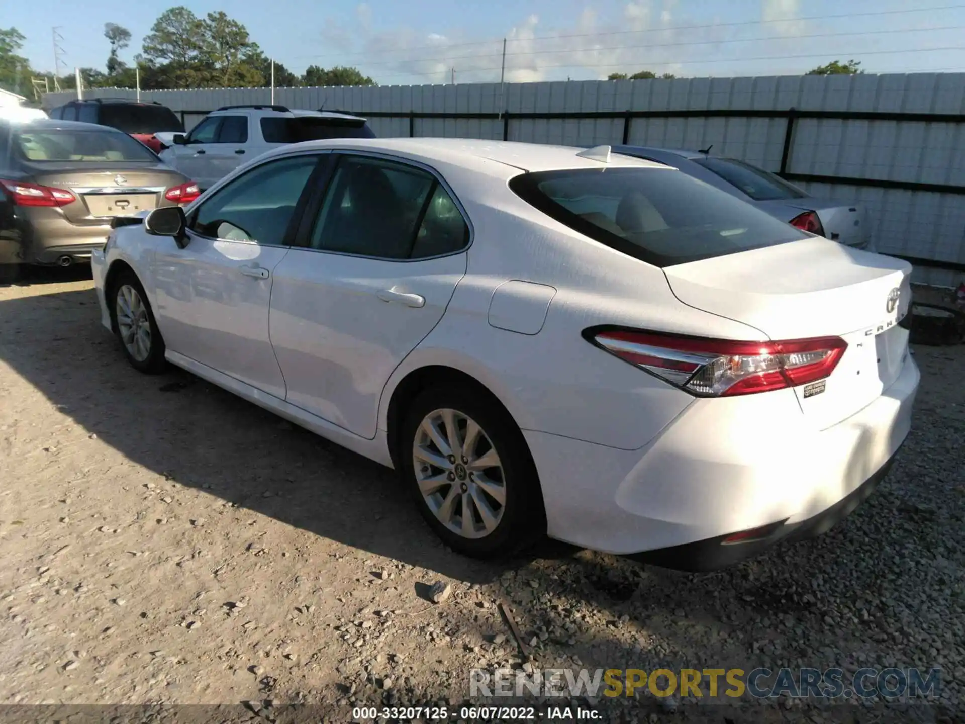 3 Photograph of a damaged car 4T1B11HK5KU199264 TOYOTA CAMRY 2019