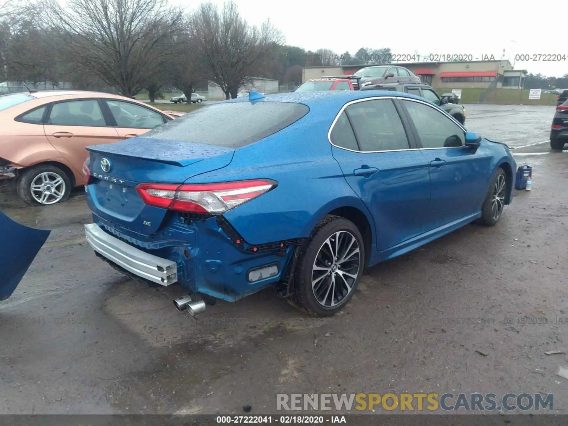 4 Photograph of a damaged car 4T1B11HK5KU200638 TOYOTA CAMRY 2019