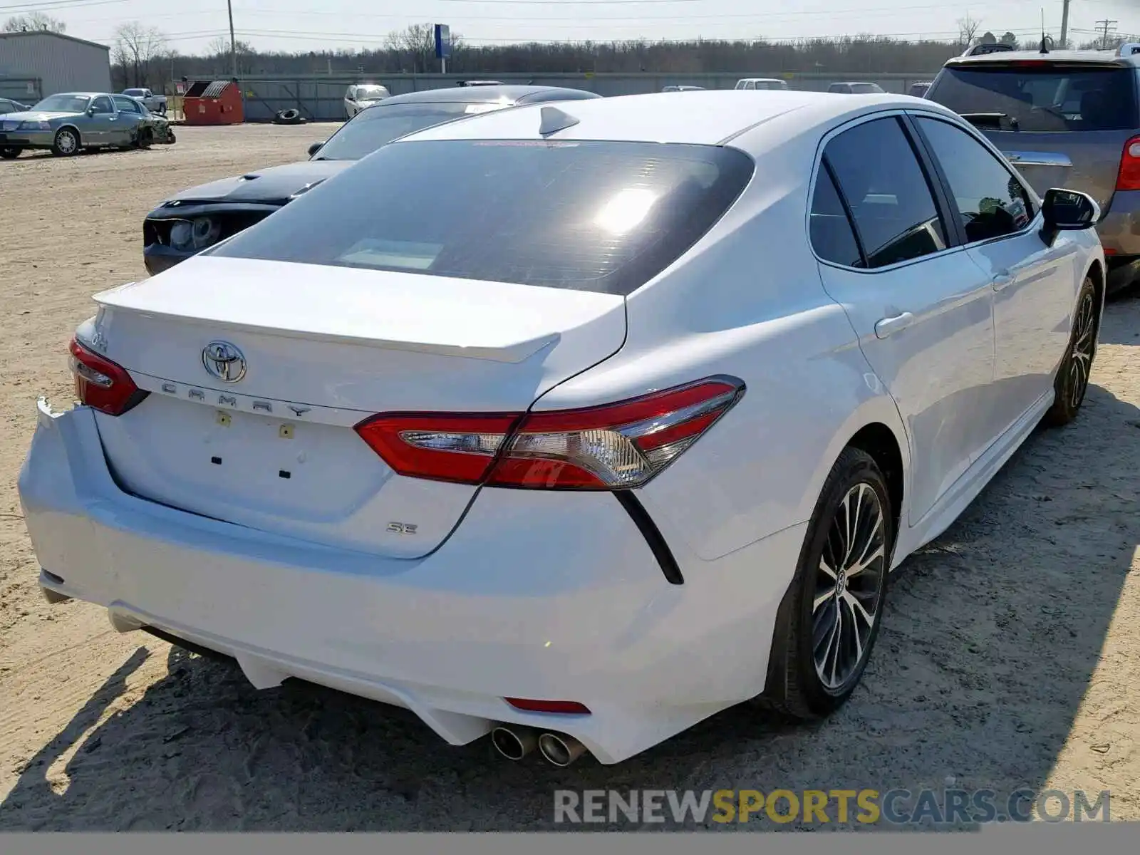 4 Фотография поврежденного автомобиля 4T1B11HK5KU201336 TOYOTA CAMRY 2019