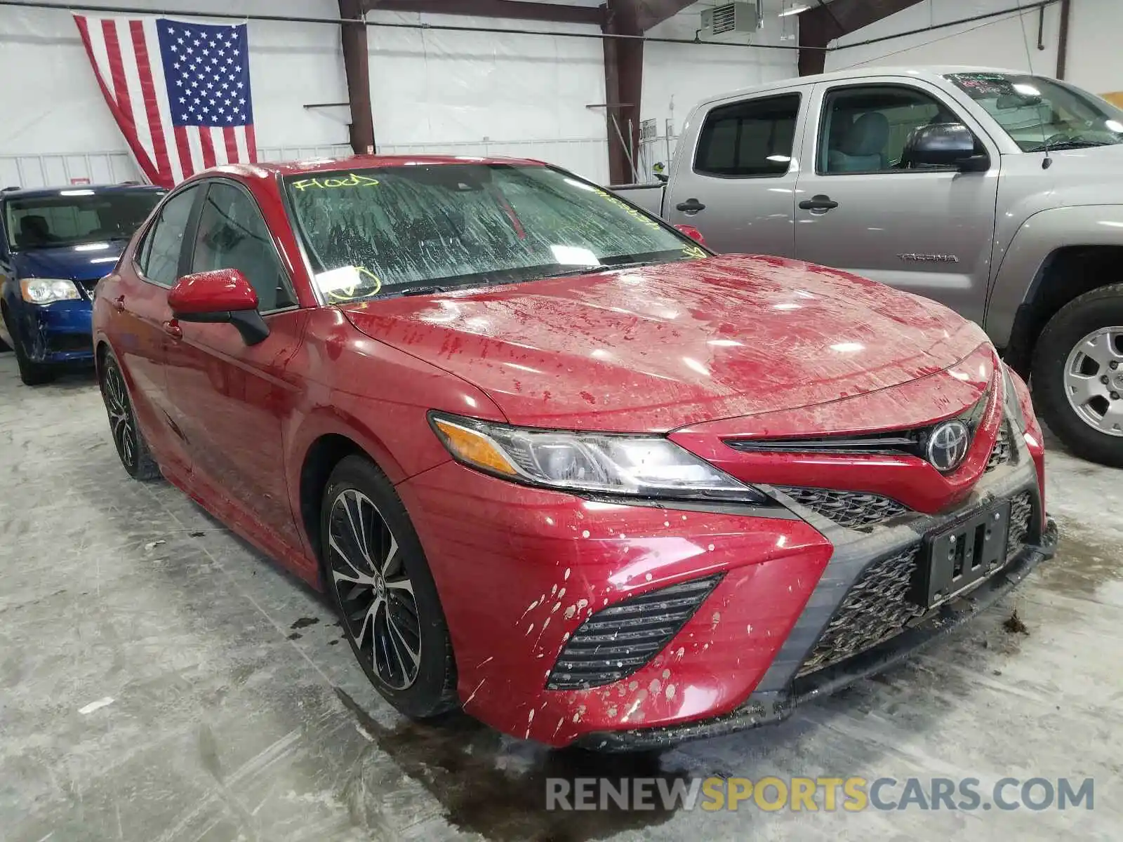 1 Photograph of a damaged car 4T1B11HK5KU201398 TOYOTA CAMRY 2019