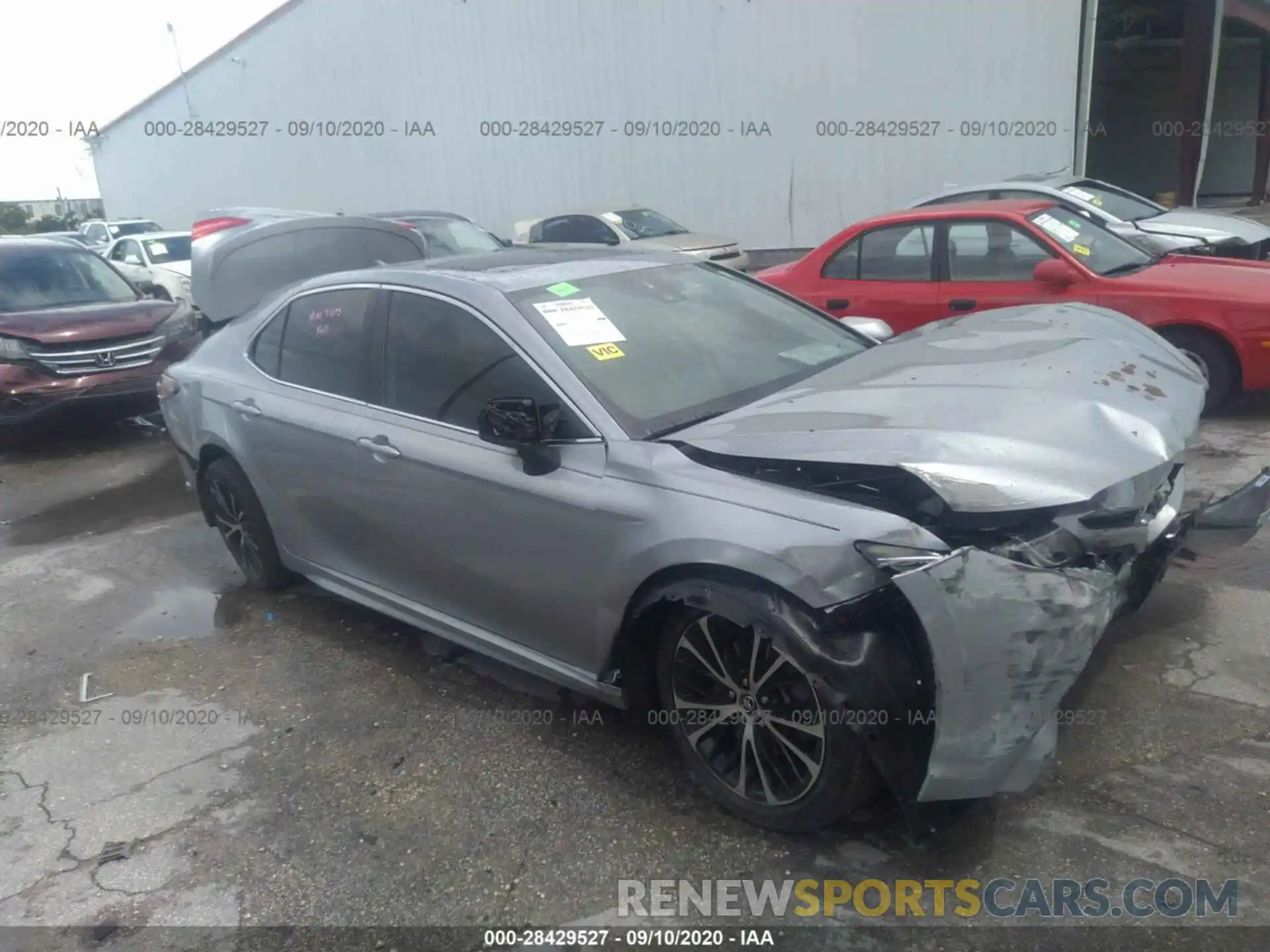 1 Photograph of a damaged car 4T1B11HK5KU201711 TOYOTA CAMRY 2019