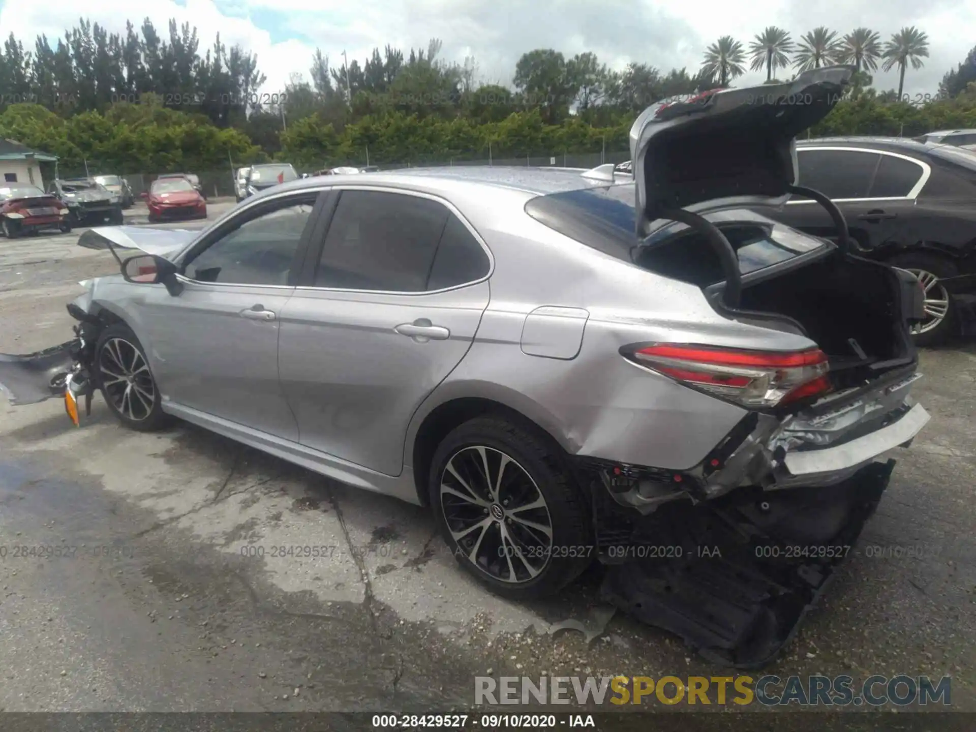 3 Photograph of a damaged car 4T1B11HK5KU201711 TOYOTA CAMRY 2019