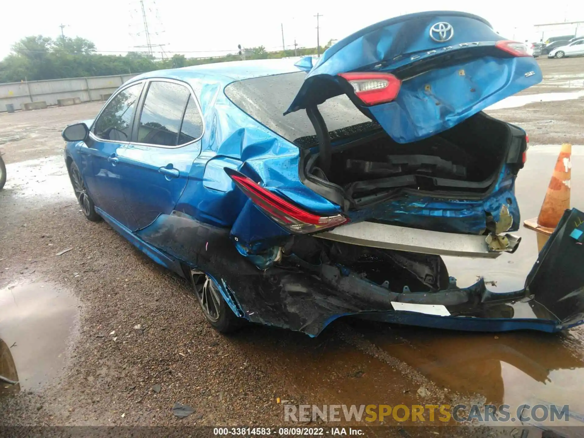 3 Photograph of a damaged car 4T1B11HK5KU204074 TOYOTA CAMRY 2019