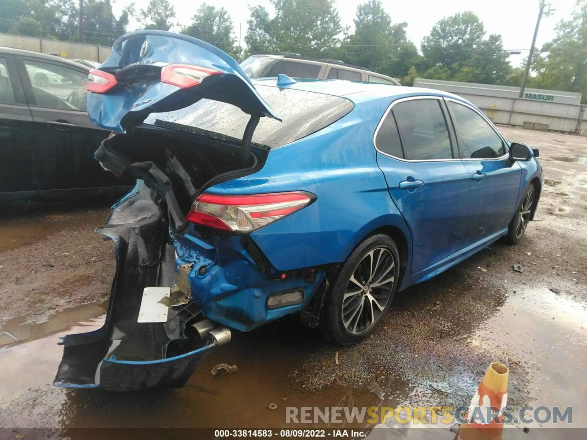 4 Photograph of a damaged car 4T1B11HK5KU204074 TOYOTA CAMRY 2019