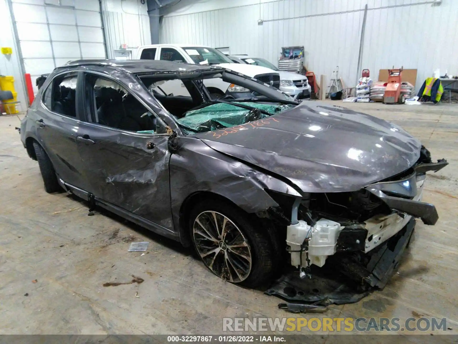 1 Photograph of a damaged car 4T1B11HK5KU205841 TOYOTA CAMRY 2019