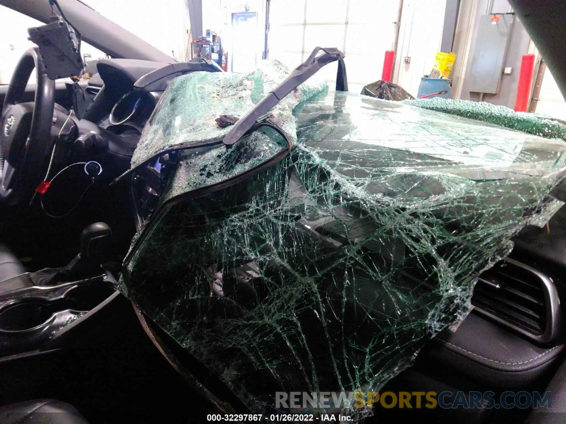 5 Photograph of a damaged car 4T1B11HK5KU205841 TOYOTA CAMRY 2019